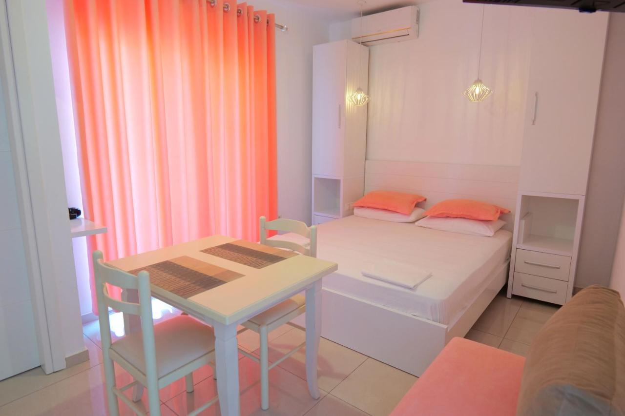 Vila Unique Aparthotel Ksamil Exterior photo